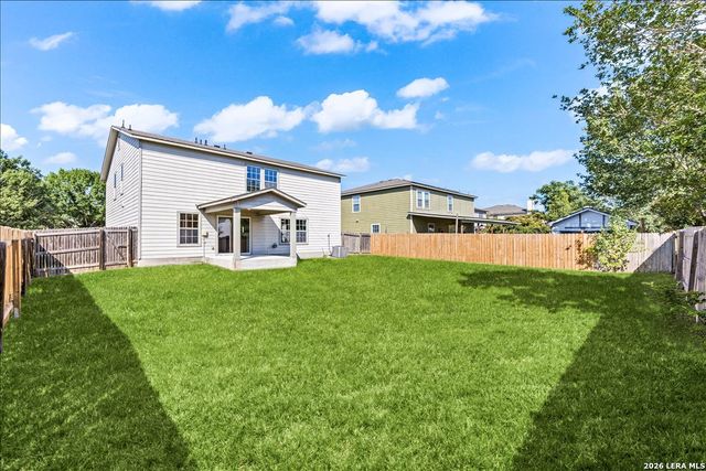 671 Northwest Crossing Dr, New Braunfels, TX 78130