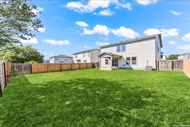 671 Northwest Crossing Dr, New Braunfels, TX 78130