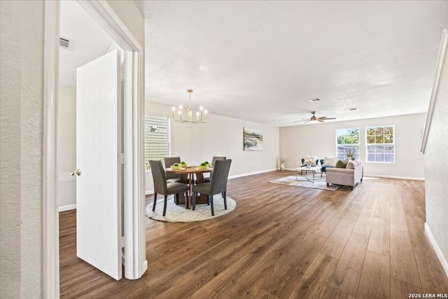 671 Northwest Crossing Dr, New Braunfels, TX 78130