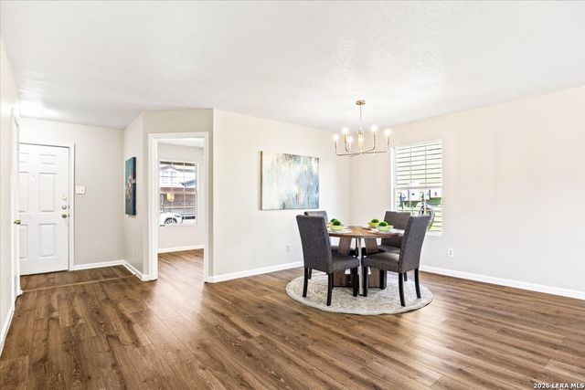 671 Northwest Crossing Dr, New Braunfels, TX 78130