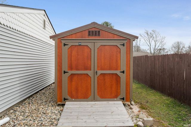 70862 Tecumseh Drive, Nappanee, IN 46550