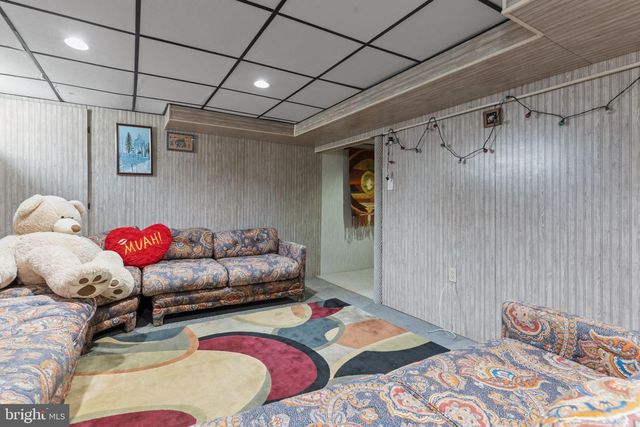 15 ROY LN, Huntingdon Valley, PA 19006