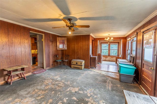 768 Travis Road, Bellville, TX 77418
