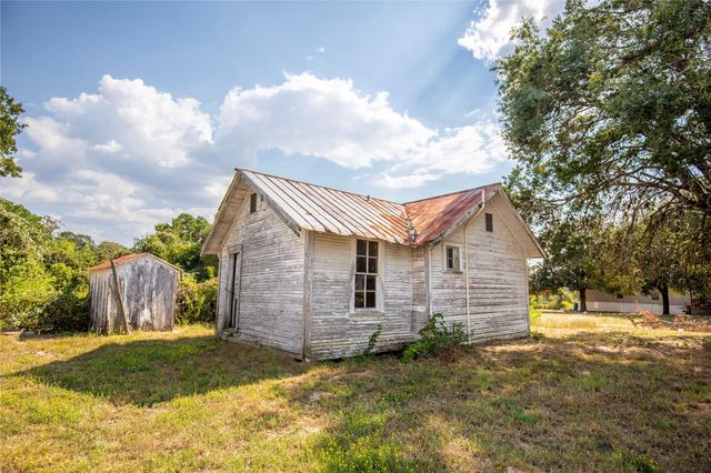 768 Travis Road, Bellville, TX 77418