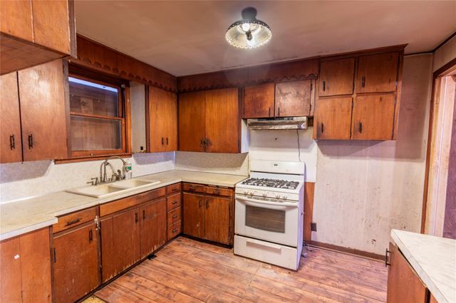 768 Travis Road, Bellville, TX 77418