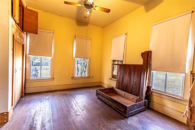 768 Travis Road, Bellville, TX 77418