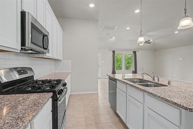 1206 Colt Canyon Drive, Alvin, TX 77511