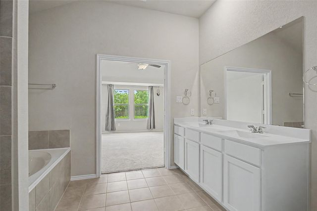 1206 Colt Canyon Drive, Alvin, TX 77511