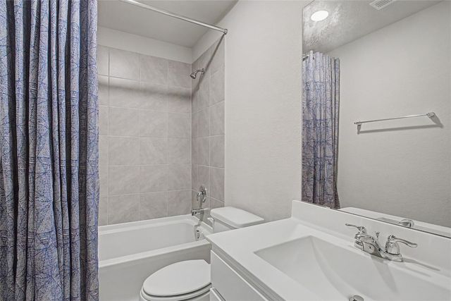 1206 Colt Canyon Drive, Alvin, TX 77511