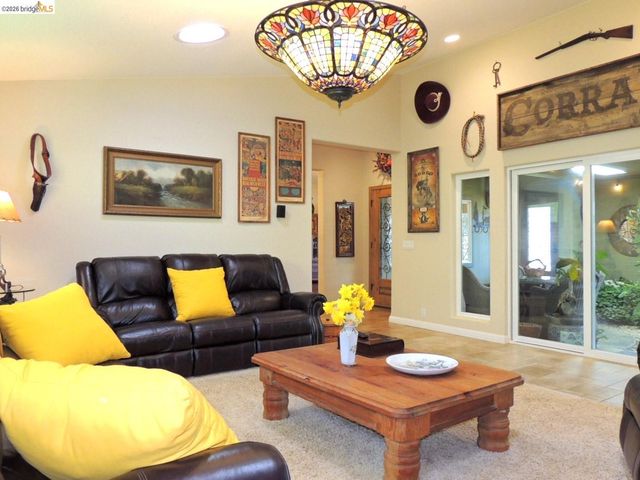 5356 Dogtown Rd, Coulterville, CA 95311