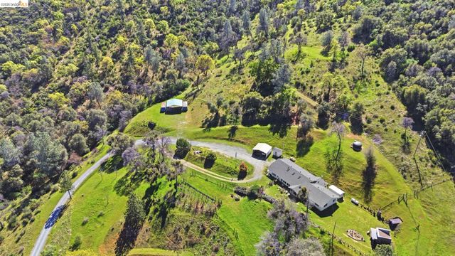 5356 Dogtown Rd, Coulterville, CA 95311