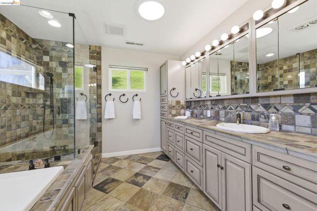 5356 Dogtown Rd, Coulterville, CA 95311