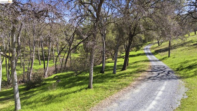 5356 Dogtown Rd, Coulterville, CA 95311