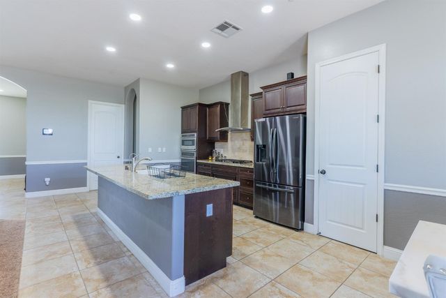 6708 W Alluvial Avenue, Fresno, CA 93722