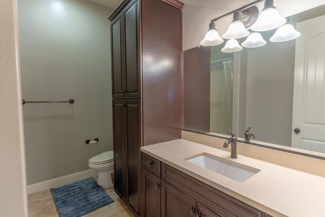 6708 W Alluvial Avenue, Fresno, CA 93722