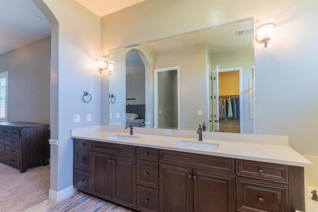 6708 W Alluvial Avenue, Fresno, CA 93722