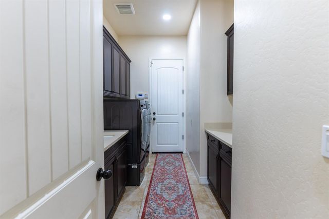 6708 W Alluvial Avenue, Fresno, CA 93722