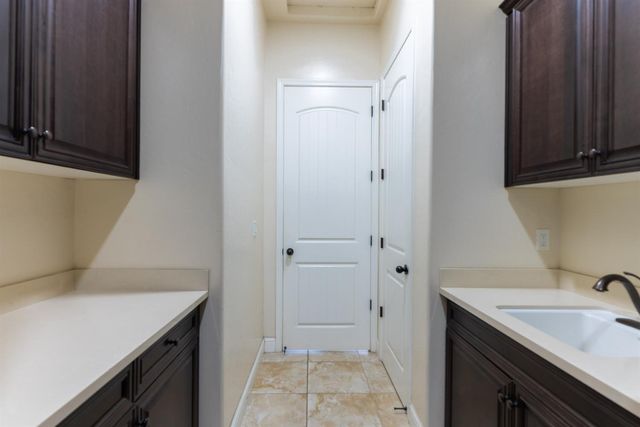 6708 W Alluvial Avenue, Fresno, CA 93722