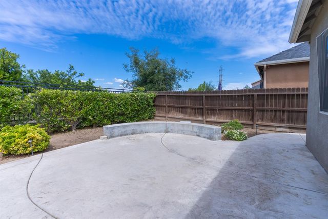 6708 W Alluvial Avenue, Fresno, CA 93722