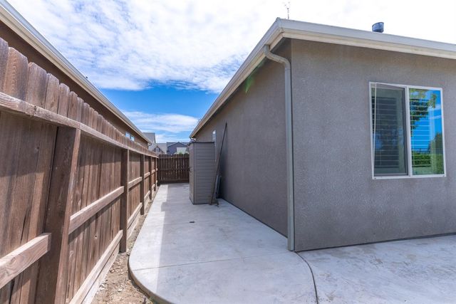 6708 W Alluvial Avenue, Fresno, CA 93722