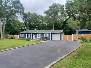 14 Westcliff Drive, Mount Sinai, NY 11766