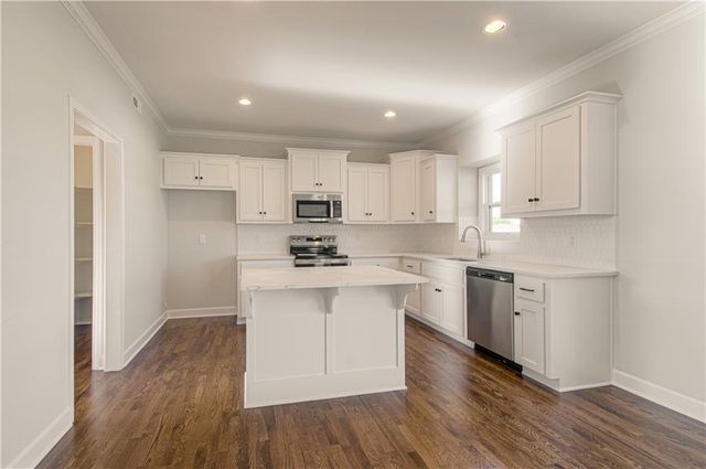 9916 N Manning Avenue, Kansas City, MO 64157