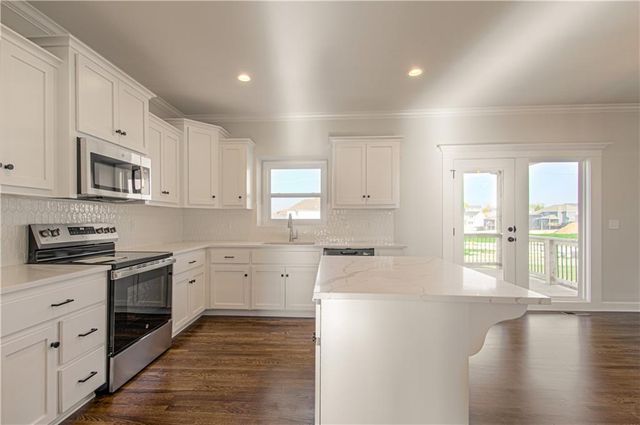 9916 N Manning Avenue, Kansas City, MO 64157