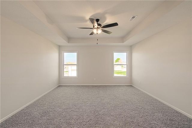 9916 N Manning Avenue, Kansas City, MO 64157