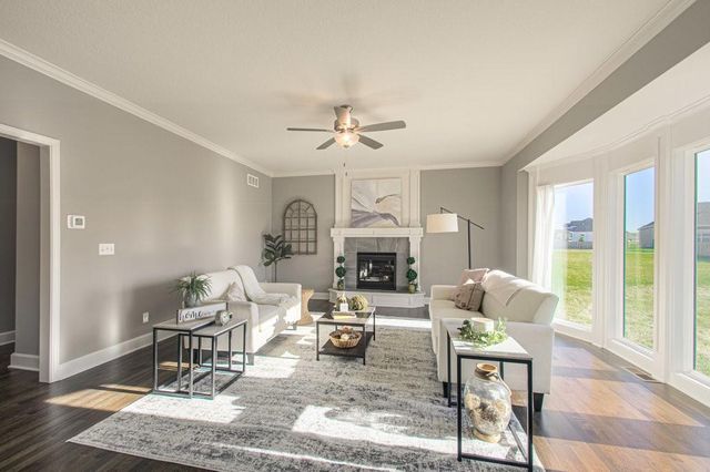 9916 N Manning Avenue, Kansas City, MO 64157