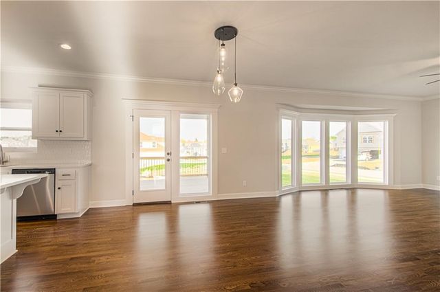 9916 N Manning Avenue, Kansas City, MO 64157