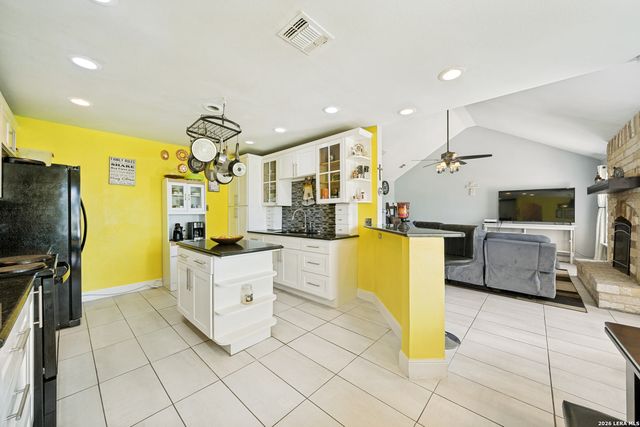 12630 Fm 1346, St Hedwig, TX 78152
