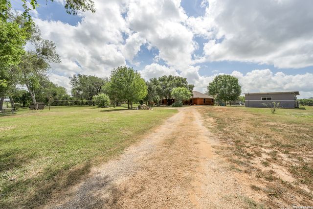 12630 Fm 1346, St Hedwig, TX 78152