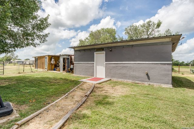 12630 Fm 1346, St Hedwig, TX 78152
