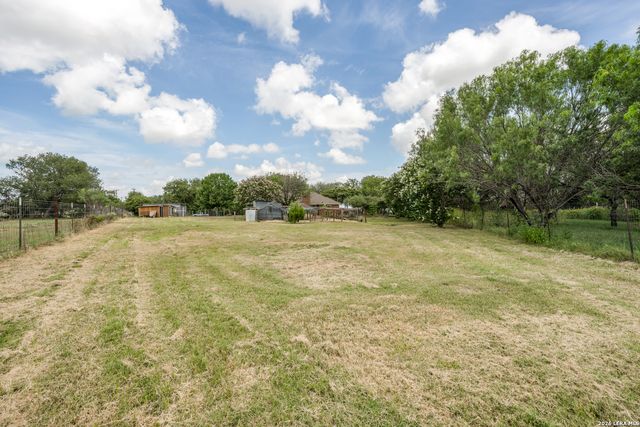 12630 Fm 1346, St Hedwig, TX 78152