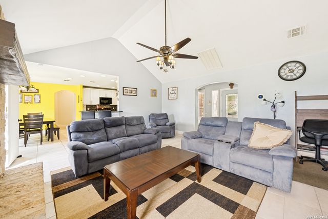 12630 Fm 1346, St Hedwig, TX 78152