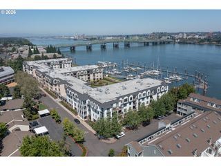 707 N HAYDEN ISLAND Dr 328, Portland, OR 97217