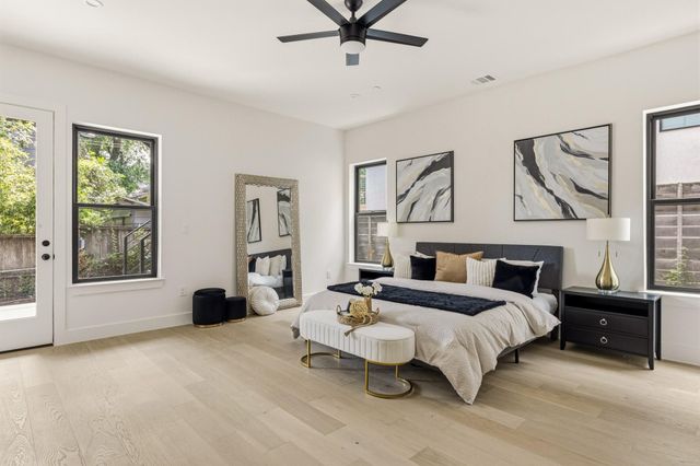 2300 Bluebonnet LN, Austin, TX 78704