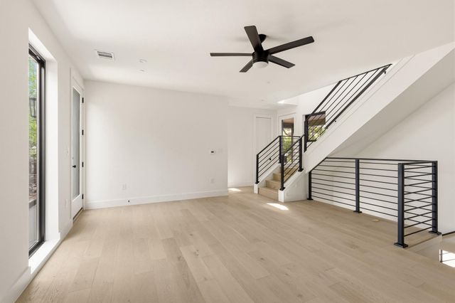 2300 Bluebonnet LN, Austin, TX 78704