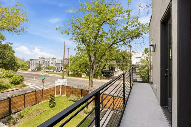 2300 Bluebonnet LN, Austin, TX 78704