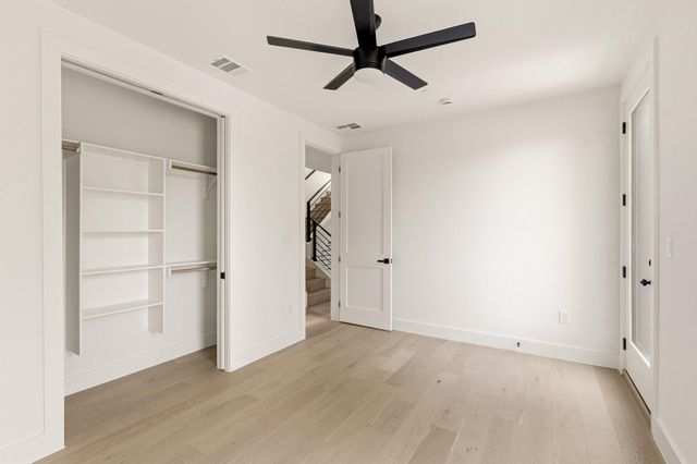 2300 Bluebonnet LN, Austin, TX 78704