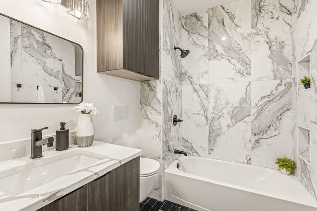 2300 Bluebonnet LN, Austin, TX 78704