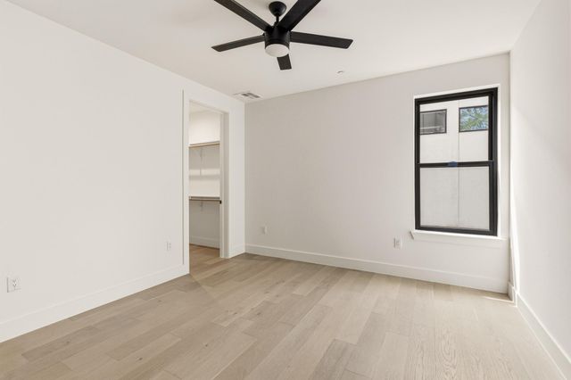 2300 Bluebonnet LN, Austin, TX 78704