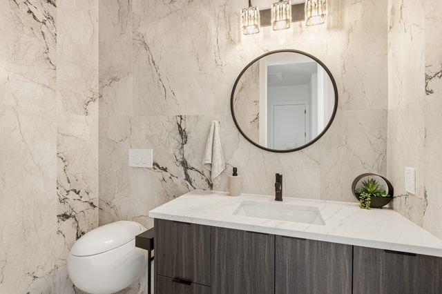 2300 Bluebonnet LN, Austin, TX 78704