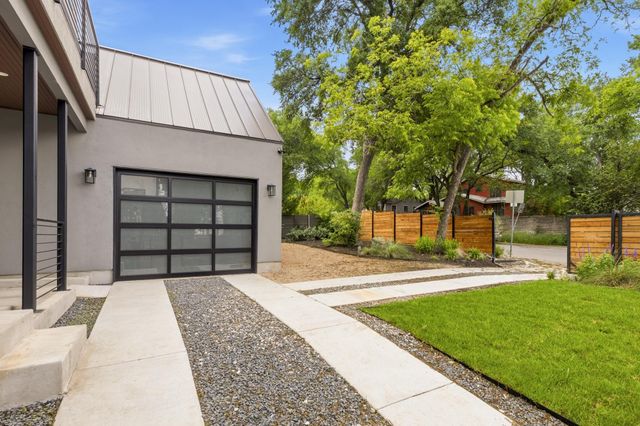 2300 Bluebonnet LN, Austin, TX 78704