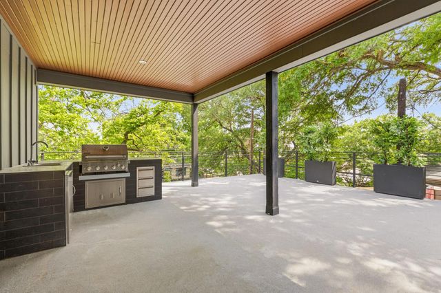 2300 Bluebonnet LN, Austin, TX 78704