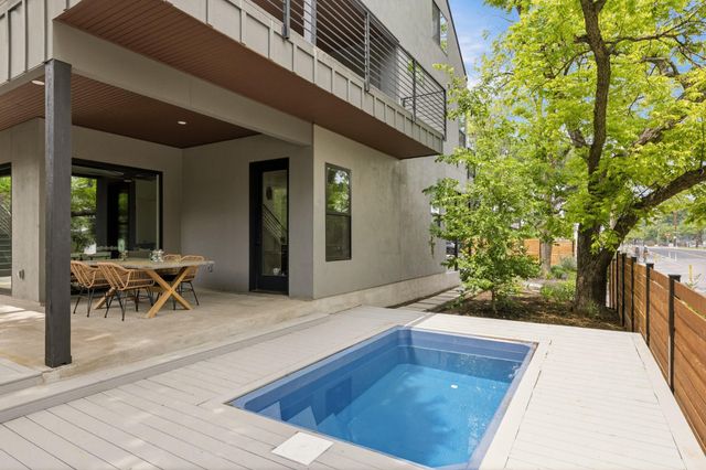 2300 Bluebonnet LN, Austin, TX 78704