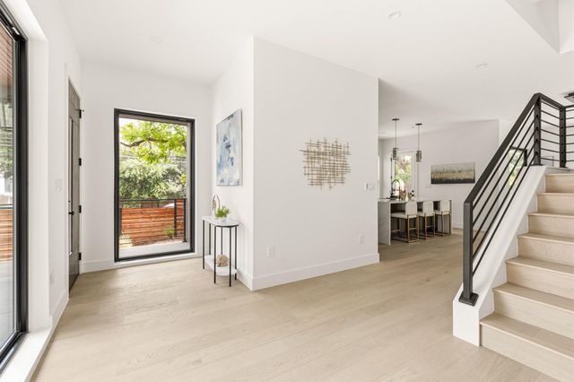 2300 Bluebonnet LN, Austin, TX 78704