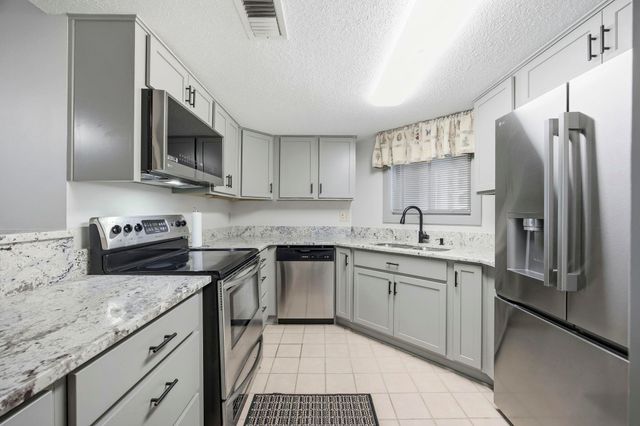 100 Lands End Blvd Apt 318, Myrtle Beach, SC 29572