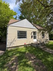 4026 Race Street, Flint, MI 48504