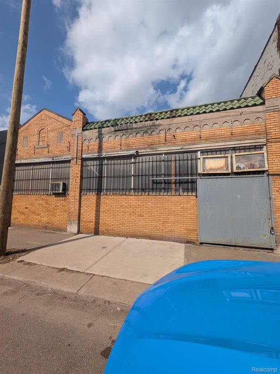 10516 W. Chicago, Detroit, MI 48228